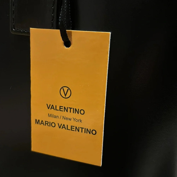 ⭐️HP🖤Valentino by Mario Valentino Leather X Large Soho FV Tote NWT - Picture 14 of 17